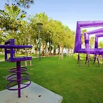 Artemis Boutique 1 *