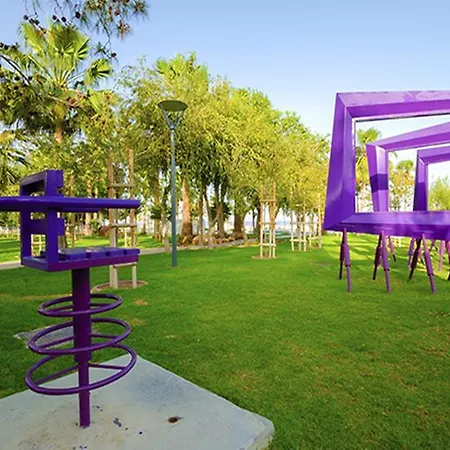 Artemis Boutique 1 *