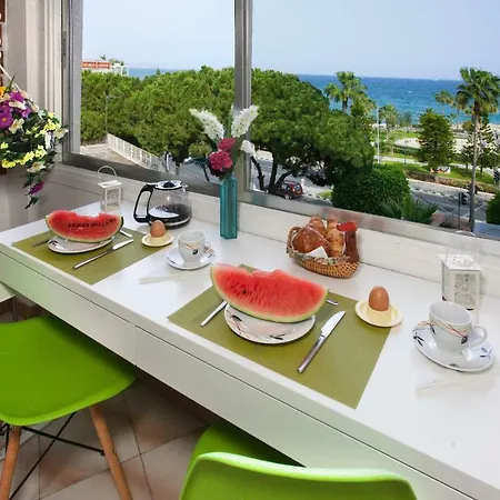 Artemis Boutique 1 *